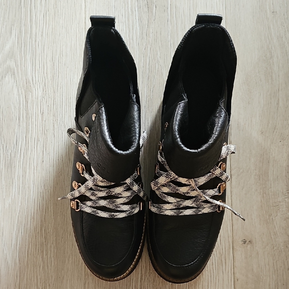 Cole Haan Waterproof Black Lace Up Wedge Boots - Picture 8 of 11